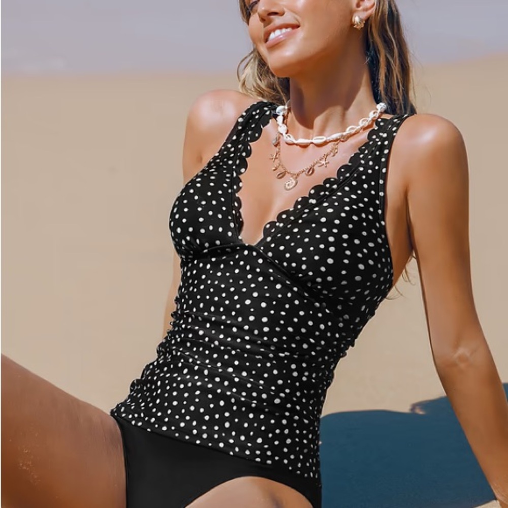 Cupshe Black and White Tankini